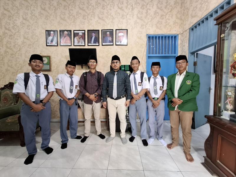 Potret Delegasi MANU Putra Sebelum Berangkat untuk Mengikuti Perlombaan